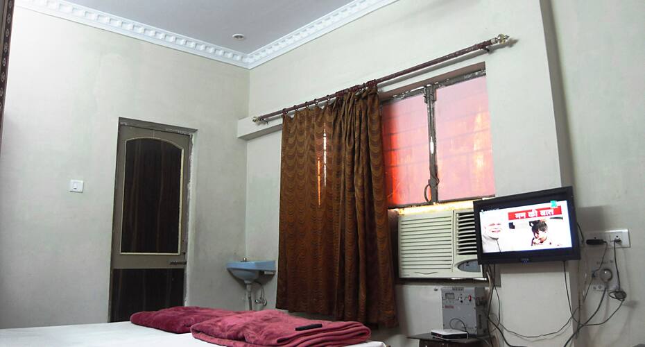 Hotel Rajpoot, Allahabad 5
